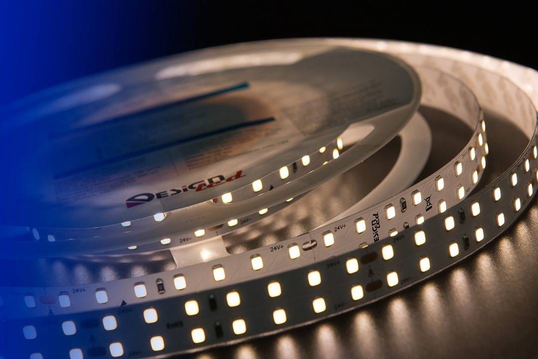 фото влагозащищенная лента designled 28,8w/m 120led/m 5050smd теплый белый 5m 000523 | 220svet.ru